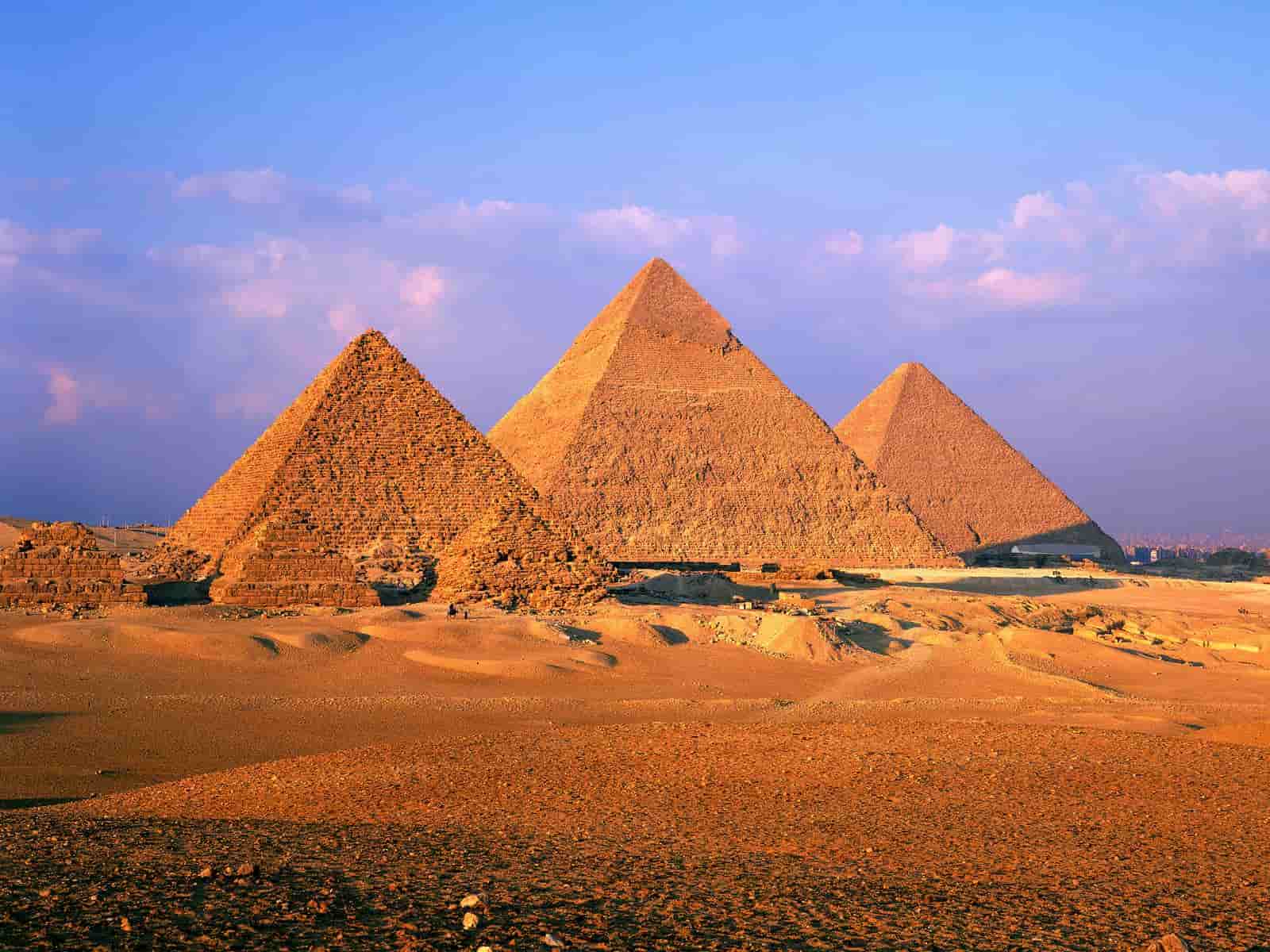 Seasonal Secrets: The Best Time of Year to Explore the Pyramids of Giza